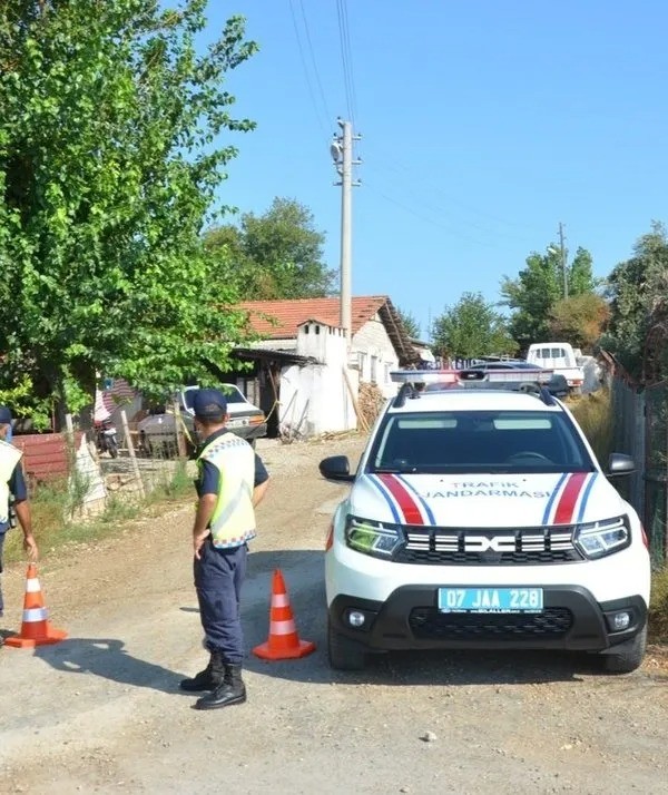 Serik’te akrabalar arasında çıkan kavgada 1 kişi öldü 3 kişi yaralandı